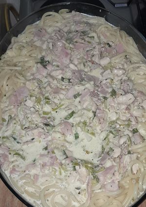 Una foto de Fideos vermicelli con crema y pollo