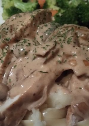 A picture of Brandy cream chicken Alfredo pasta.