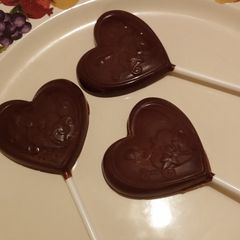 A picture of Chocolate lollipops.