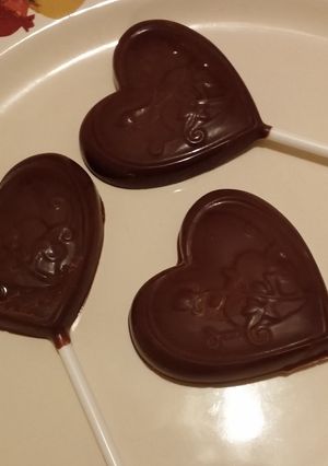 A picture of Chocolate lollipops.
