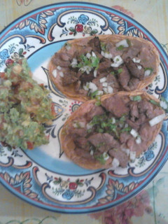 Una foto de Huaraches de Carne Asada (Leyenda Sobre Jorge Negrete)