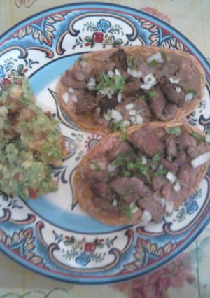 Una foto de Huaraches de Carne Asada (Leyenda Sobre Jorge Negrete)