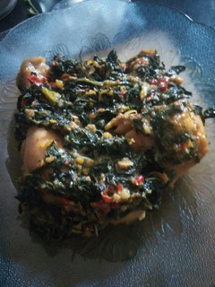 Foto resep Ayam betutu daun singkong