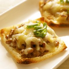 A picture of Natto & Aburaage Pizza Bites.