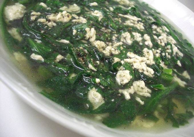 Vietnamese Style Chrysanthemum Greens and Ground Meat Soup
