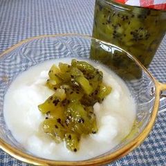 A picture of Easy in the Microwave! Kiwi Jam ♪.