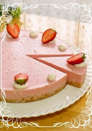 A picture of Strawberry No-bake Cheesecake.