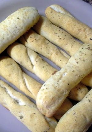 A picture of easy bread sticks.