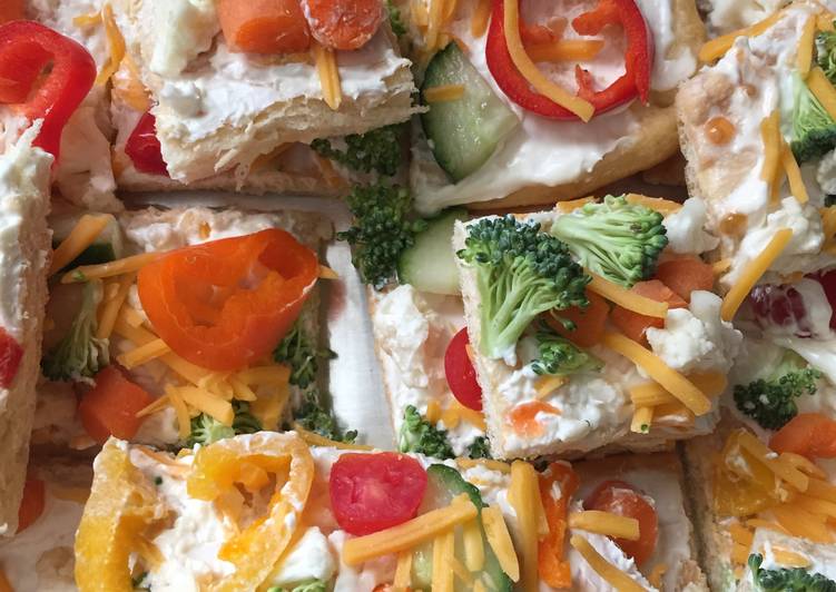 Simple Way to Prepare Super Quick Homemade Fresh Veggie Pizza