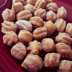 A picture of Churro tots.