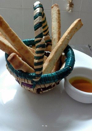 A picture of OREGANO & PARMESAN CRACKERS.