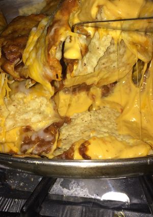 A picture of Chili Cheese Nachos.