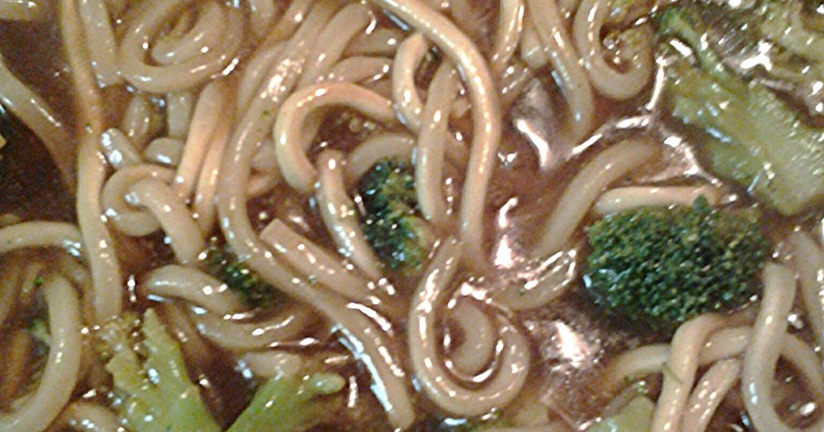 Udon and broccoli Recipe by skunkmonkey101 Cookpad
