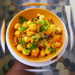 A picture of Phool Makhana Bhel.