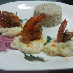 A picture of Shrimp scampi in mashed potato (from Nestle).