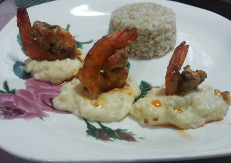 Recipe: Tasty Shrimp scampi in mashed potato (from Nestle)
