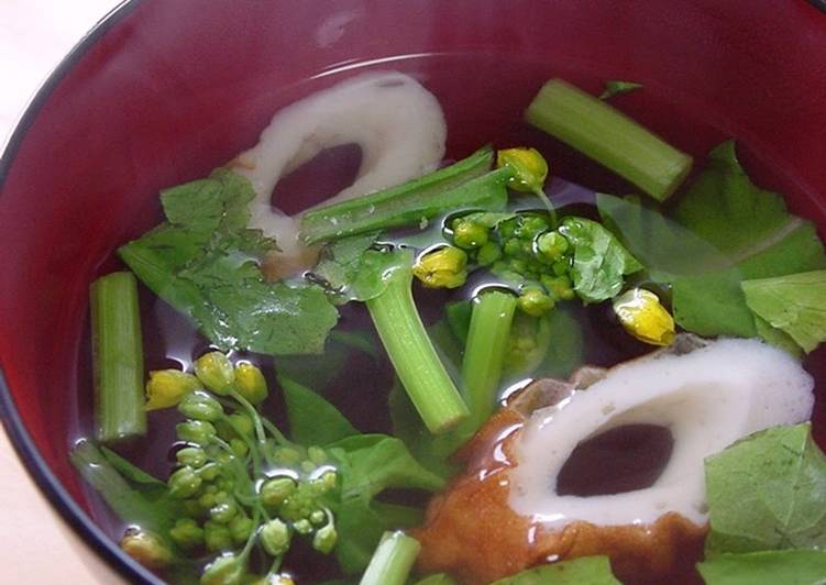 Steps to Make Speedy Clear Soup with Nanohana &amp; Chikuwa