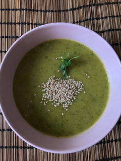 Una foto de Crema de berros con nata