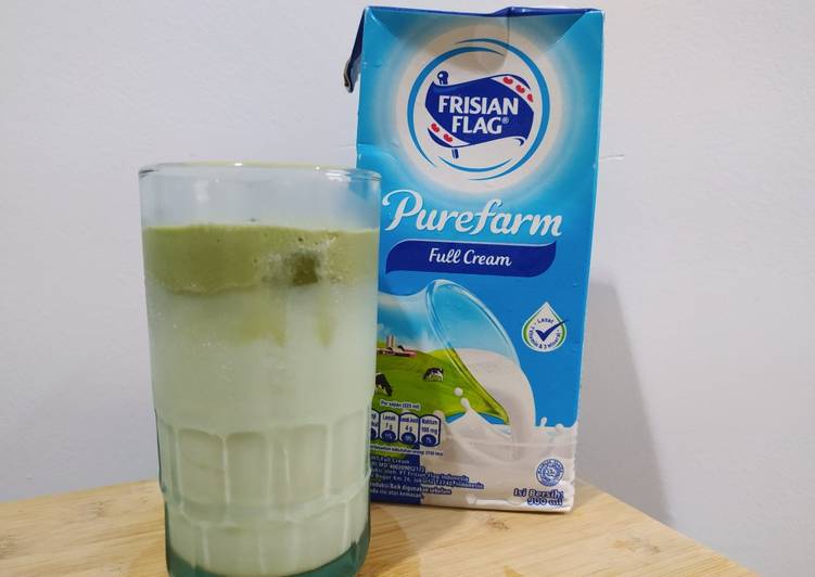 Dalgona Matcha Latte