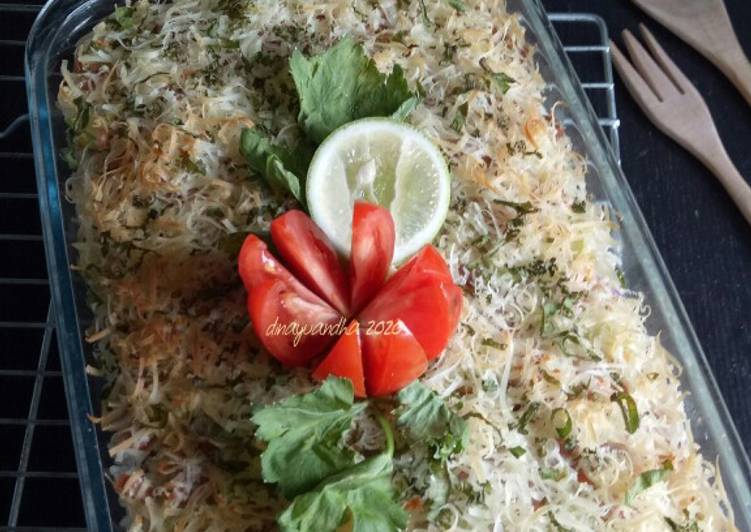 Cara Gampang Menyiapkan Baked Rice Cheese Casserole, Sempurna