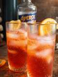 Aperol Spritz italiano, el trago más famoso hecho en casa