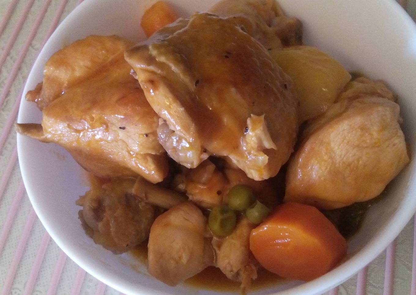 Chicken with vegetables and sauce by Pam...