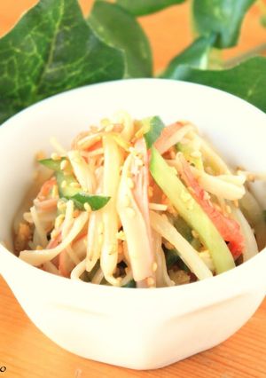 A picture of You'll Want Mounds of This! Chinese-Style Bean Sprout Salad.
