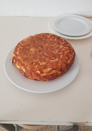 Una foto de Tortilla con chorizo y aceituna