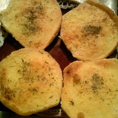 A picture of Midnite snak #2 easy garlic bread.