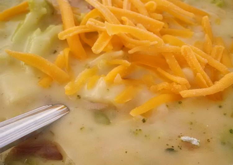 Fresh Cheesy broccoli and ham soup