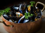 Une photo de moules marinières