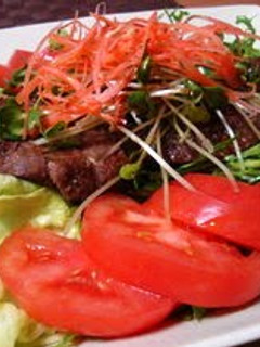 A picture of Balsamic Steak Salad.