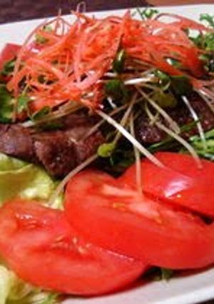 A picture of Balsamic Steak Salad.