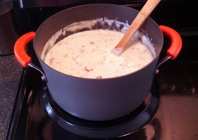 How to Prepare Homemade Smokey Potato Soup