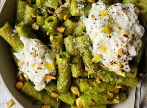 Zdjęcie przepisu Basil pesto pasta.