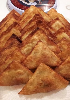 A picture of Pork wontons.