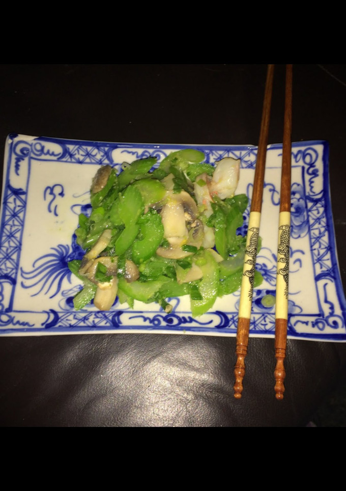 A picture of Celery Salad.