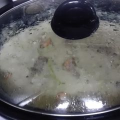 A picture of Potatoe Soup w/Cabbage.