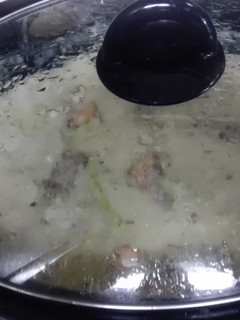 A picture of Potatoe Soup w/Cabbage.