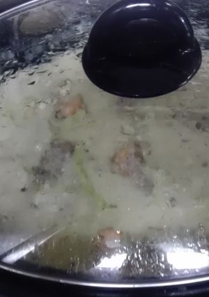 A picture of Potatoe Soup w/Cabbage.