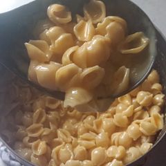 A picture of Creamy macaroni and cheese.