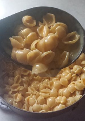 A picture of Creamy macaroni and cheese.