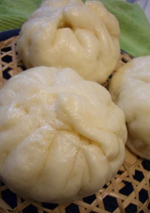 A picture of Juicy Nikuman (Steamed Pork Buns) in a Bread Maker.