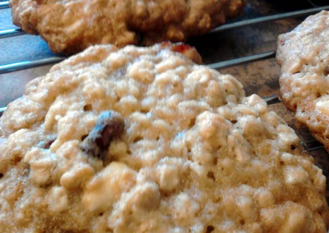 Recipe Crunchy A litttle Bit of Heaven Oatmeal Cookie