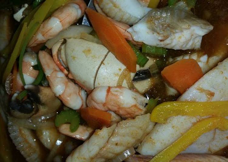 Steps to Prepare Speedy Crab claw Shrimp & fish soup