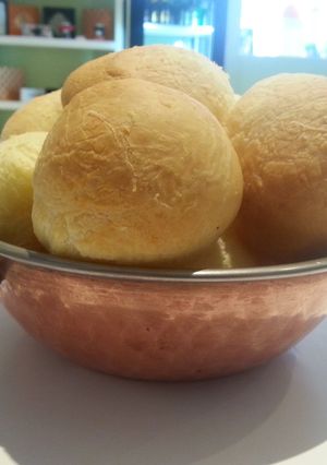 A picture of Brazilian cheese bread.