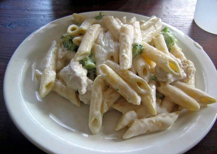 Toni's Chicken Broccoli & Penne Alfredo Recipe by tmarie81 - Cookpad