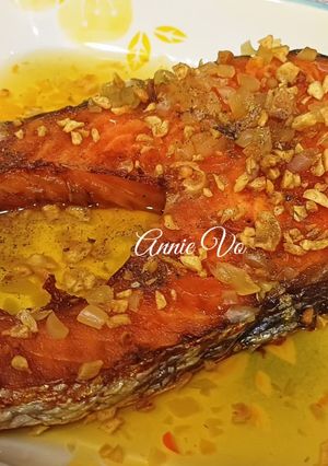 Hình của món Cá hồi sốt nước mắm.