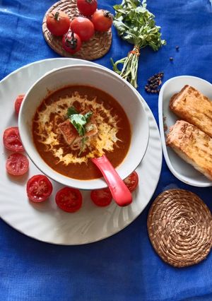 টমেটো স্যুপ(Tomato soup recipe in bengali) রেসিপির প্রধান ছবি