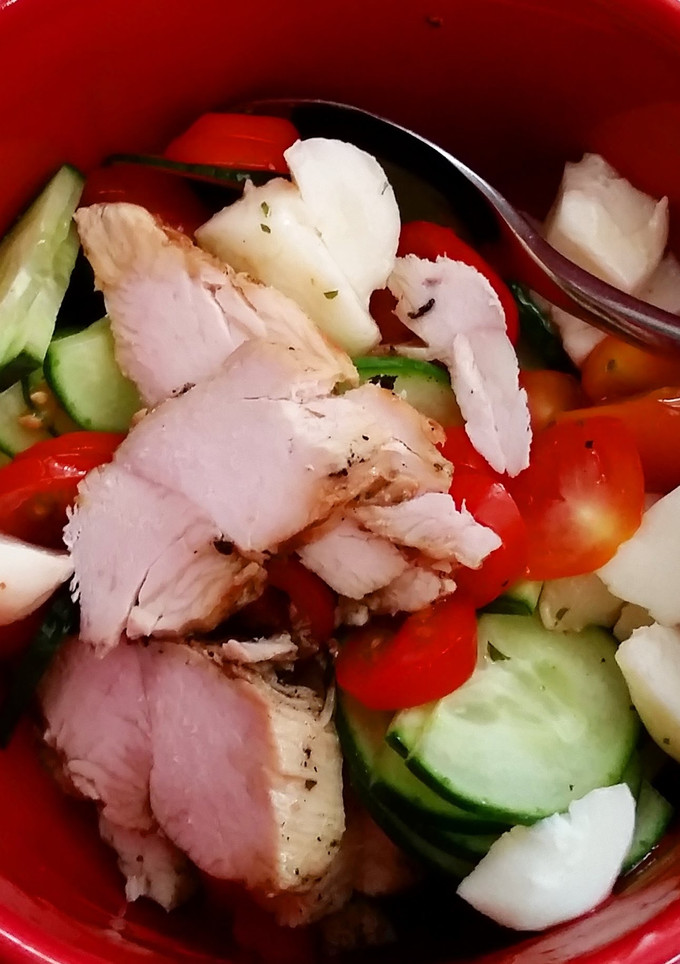 A picture of Refreshing salad.